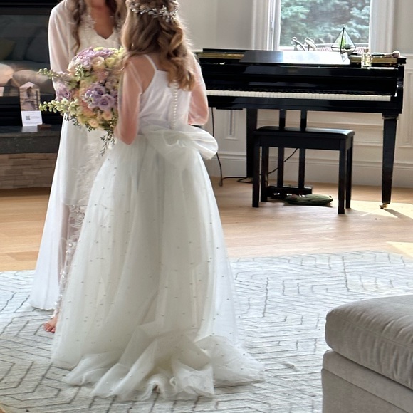 Brand New- Pearled skirt flower girl dress with bow and train. - Picture 8 of 8